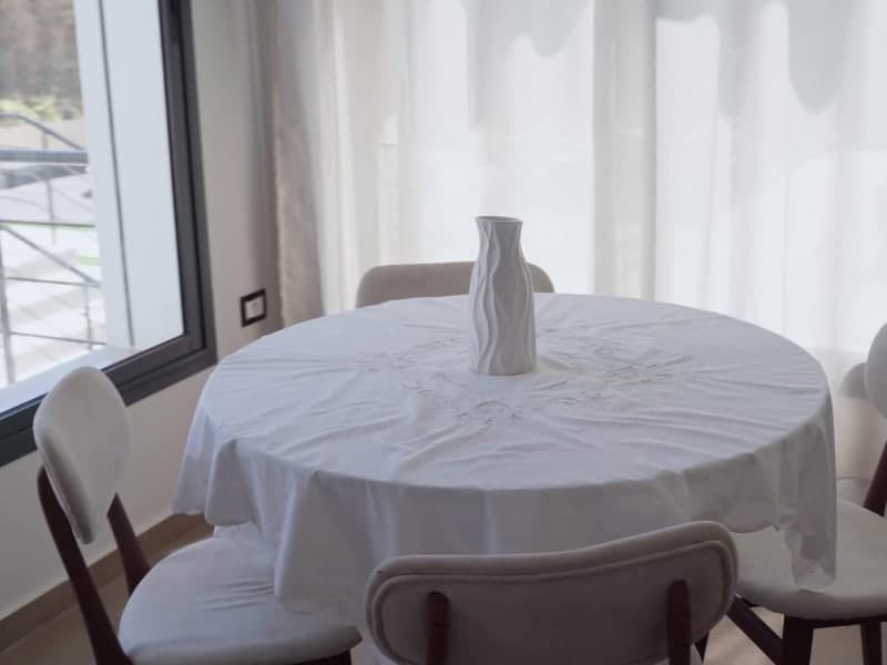 living_room_table_ytyb45
